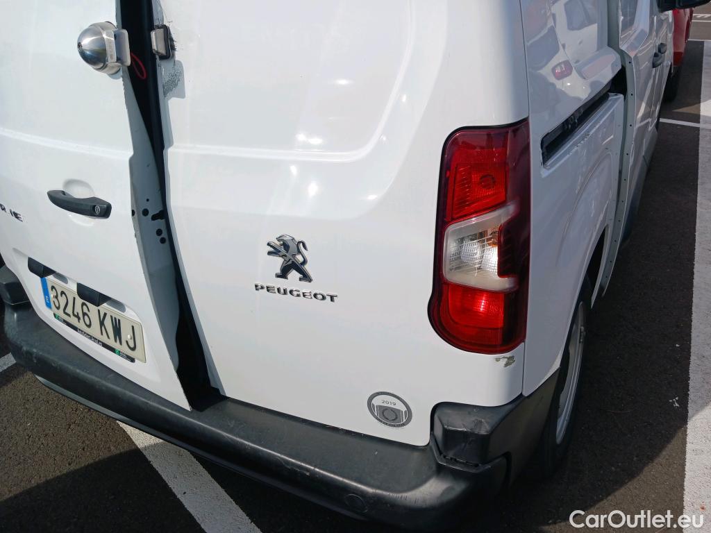  Peugeot  Partner PEUGEOT  / 2018 / 3P / furgón derivado de turismo Pro Standard 600kg BlueHDi 73kW #23