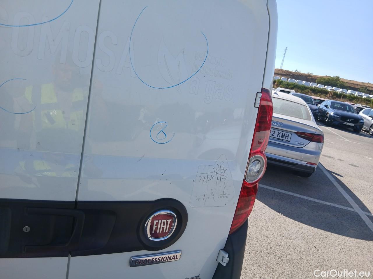  Fiat  Doblo FIAT Doblò Cargo/2015/4P/furgón derivado de turismo Cargo Maxi Base Plus 1.4 Tjet 89kW GNC #28