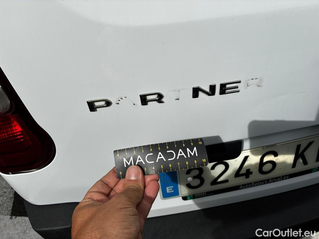  Peugeot  Partner PEUGEOT  / 2018 / 3P / furgón derivado de turismo Pro Standard 600kg BlueHDi 73kW #60