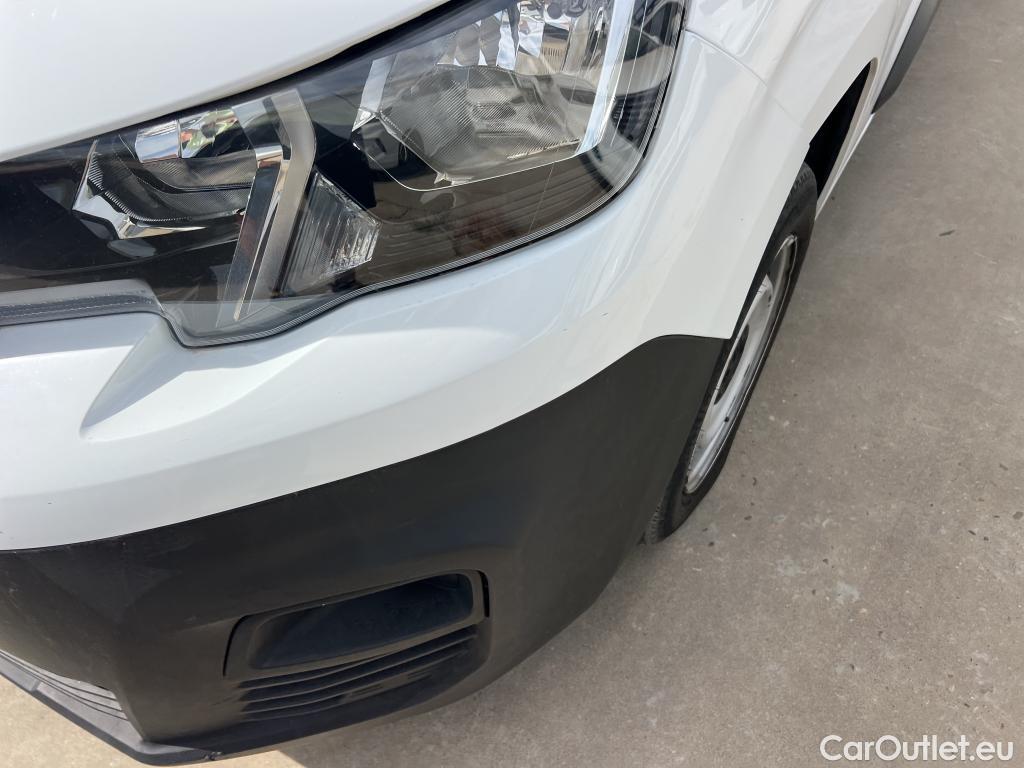  Peugeot  Partner PEUGEOT  / 2018 / 3P / furgón derivado de turismo Pro Standard 600kg BlueHDi 73kW #33