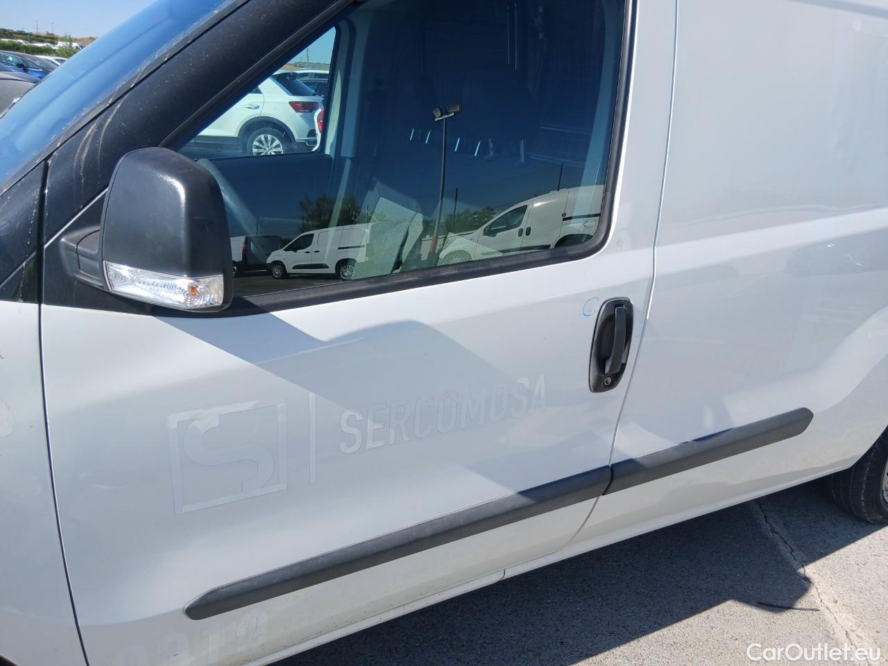  Fiat  Doblo FIAT Doblò Cargo/2015/4P/furgón derivado de turismo Cargo Maxi Base Plus 1.4 Tjet 89kW GNC #20