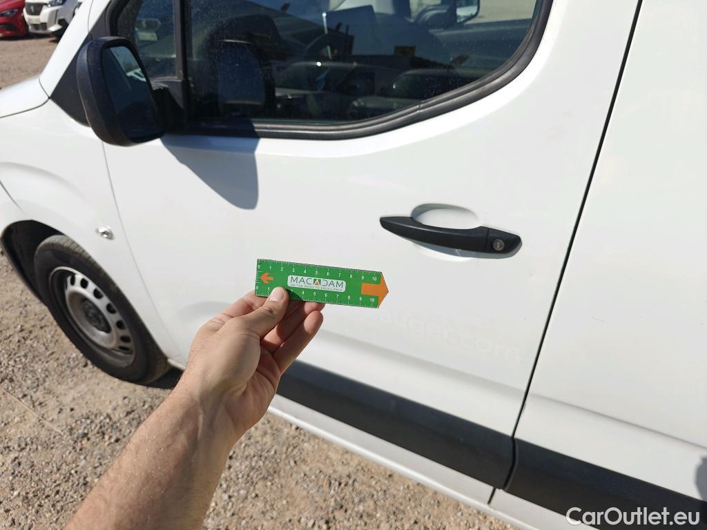  Peugeot  Partner PEUGEOT  / 2018 / 4P / furgón derivado de turismo Premium Long 1000kg BlueHDi 73kW #33