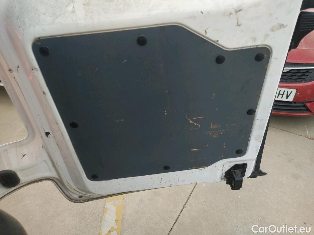  Toyota  Proace TOYOTA  / 2016 / 4P / furgón FU. MEDIO (L1) 2.0D 90kW COMFORT CARGA + #28