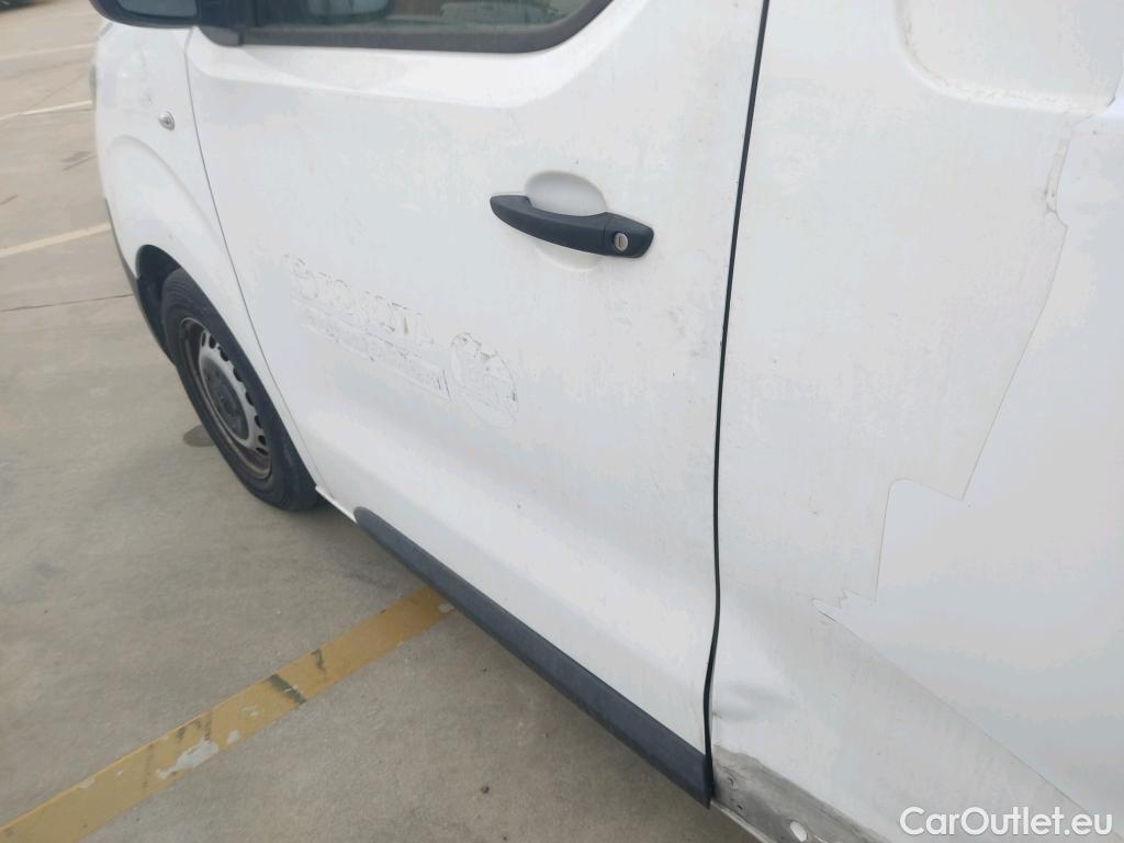  Toyota  Proace TOYOTA  / 2016 / 4P / furgón FU. MEDIO (L1) 2.0D 90kW COMFORT CARGA + #32