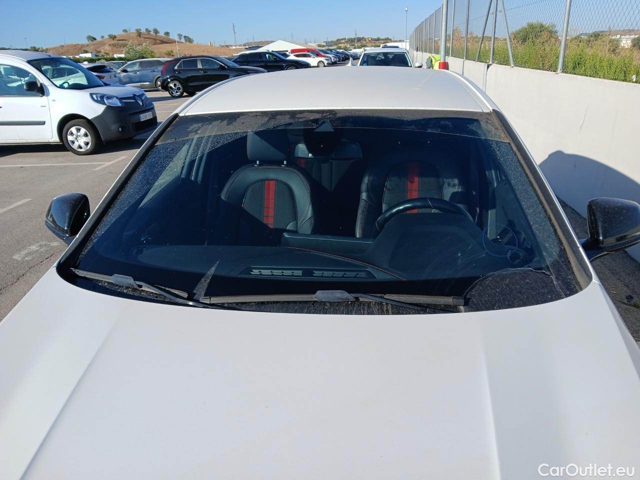  Bmw  Serie 1 BMW  / 2019 / 5P / berlina con portón 128ti #16