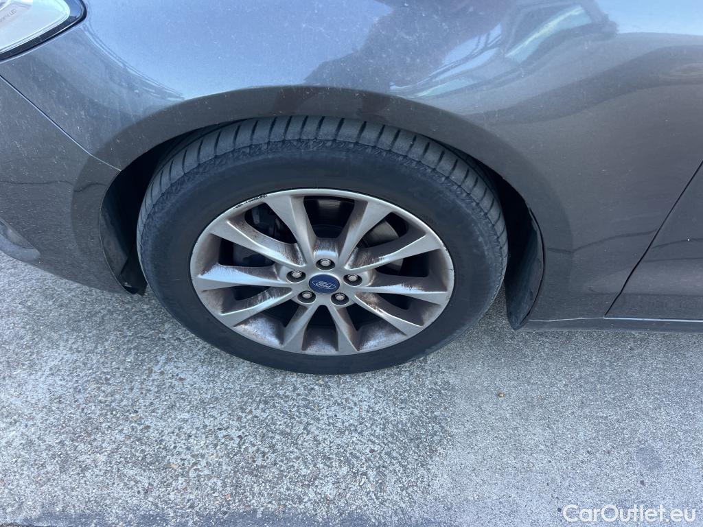 Ford  Mondeo FORD  / 2014 / 5P / berlina con portón 2.0 TDCi 110kW (150CV) Titanium 235 #12