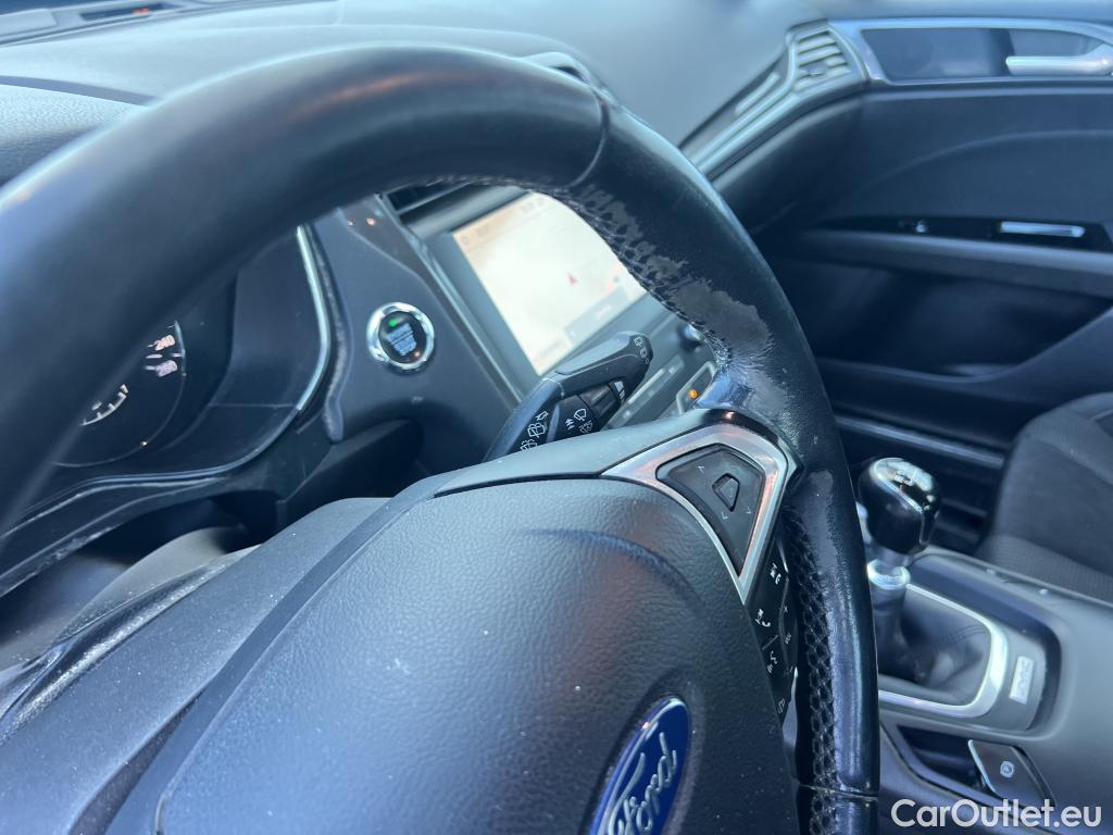  Ford  Mondeo FORD  / 2014 / 5P / berlina con portón 2.0 TDCi 110kW (150CV) Titanium 235 #11