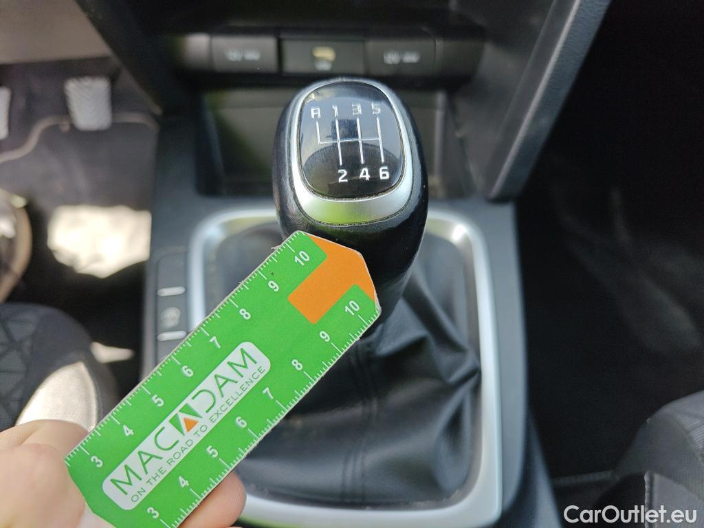  KIA  XCeed KIA  / 2019 / 5P / todoterreno 1.0 T-GDi Drive 88kW (120CV) #26