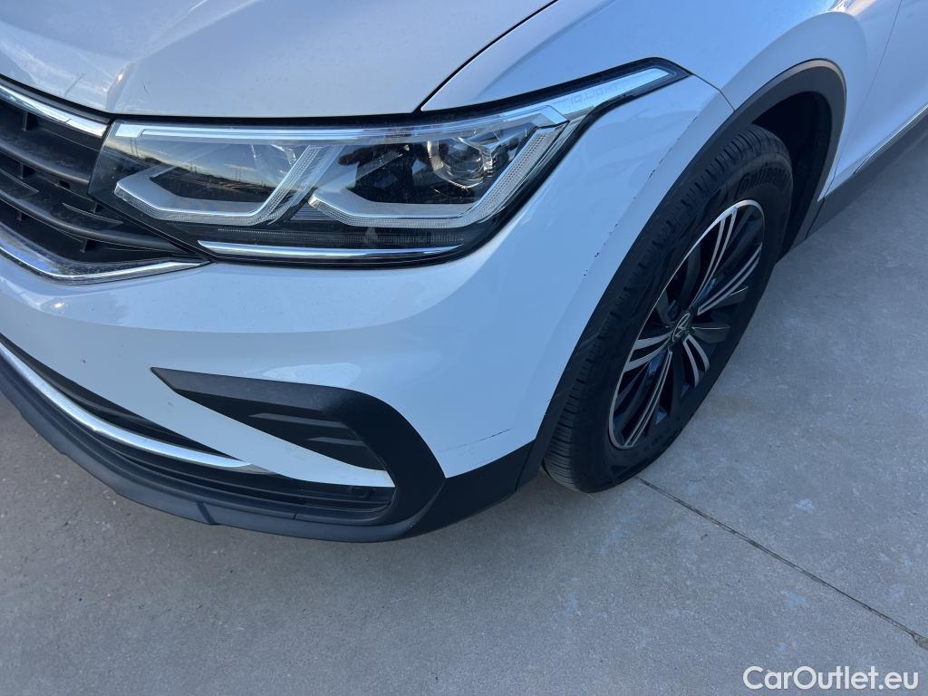  Volkswagen  Tiguan  Life 2.0 TDI 150CV AT7 E6d #31