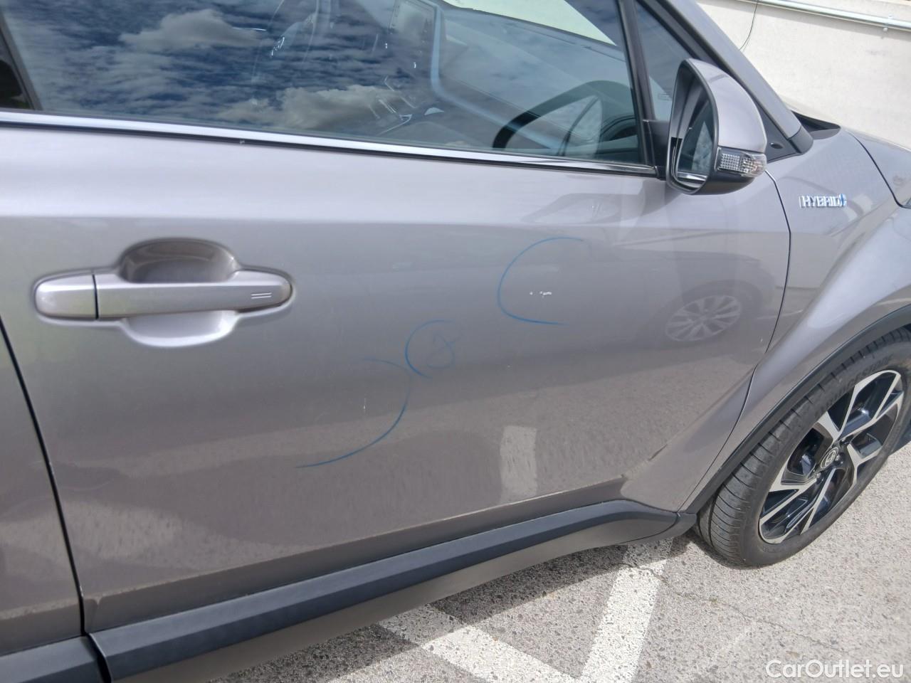  Toyota  C-HR TOYOTA  / 2019 / 5P / todoterreno 1.8 125H Advance #46