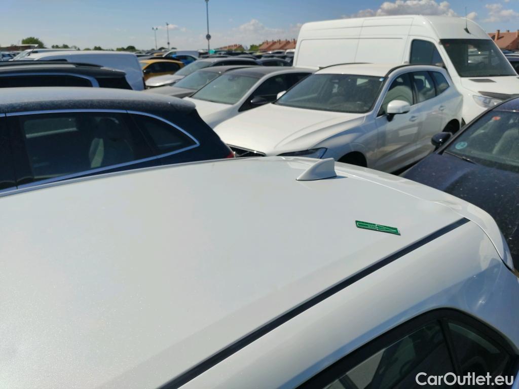  Toyota  Corolla TOYOTA  / 2019 / 5P / berlina con portón 1.8 125H BUSINESS E-CVT #1