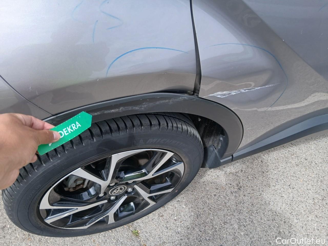 Toyota  C-HR TOYOTA  / 2019 / 5P / todoterreno 1.8 125H Advance #41