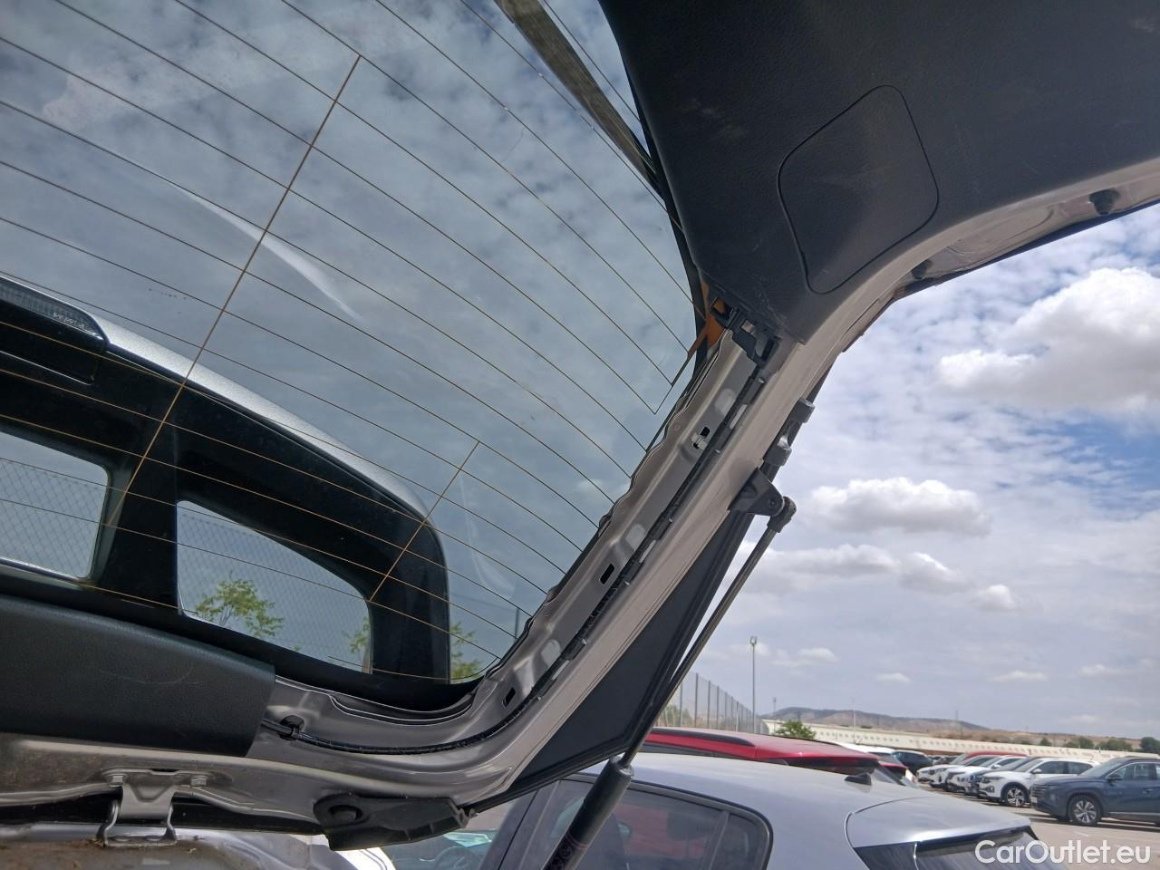  Toyota  C-HR TOYOTA  / 2019 / 5P / todoterreno 1.8 125H Advance #8