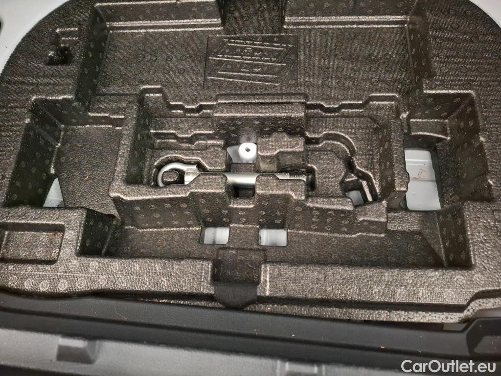  Toyota  Corolla TOYOTA  / 2018 / 5P / Berline Hybride 122h Dynamic Business #35