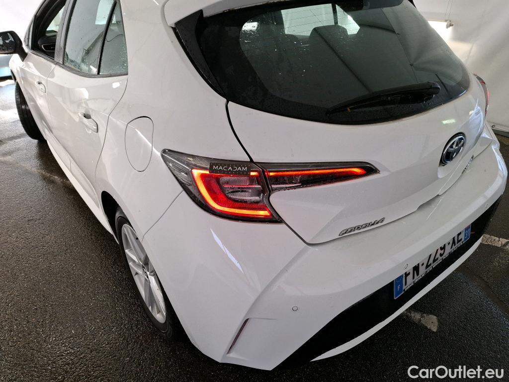  Toyota  Corolla TOYOTA  / 2018 / 5P / Berline Hybride 122h Dynamic Business #24
