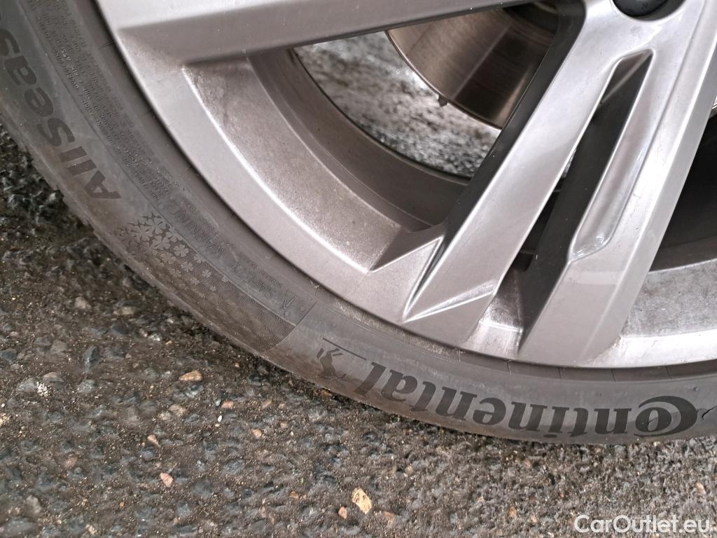  Volkswagen  Tiguan VOLKSWAGEN  / 2020 / 5P / SUV 2.0 TDI 150 DSG7 R-Line #22