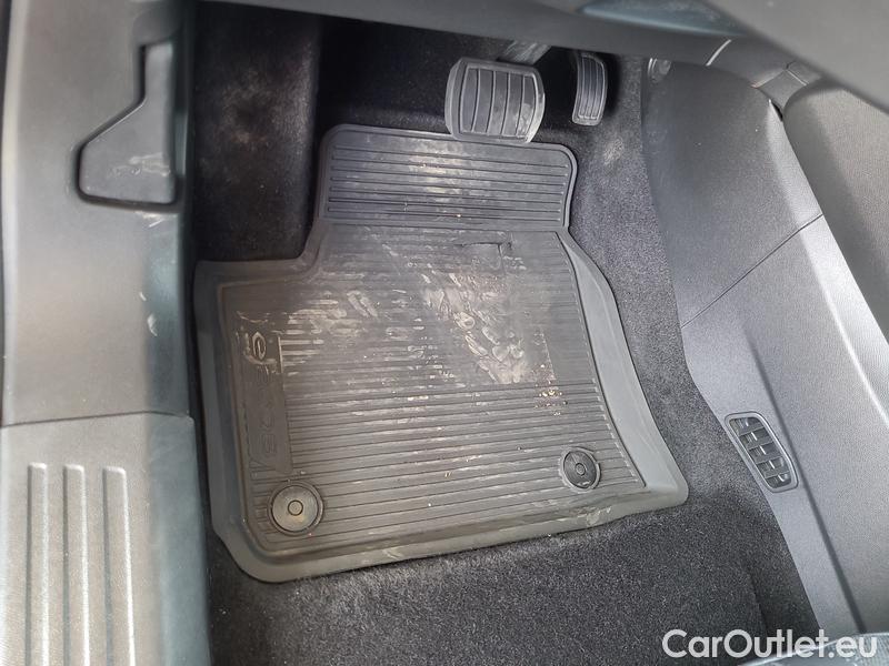  Peugeot  2008  (P1) (2019) Peugeot  Elektro.e-ALLURE 100 Aut #3
