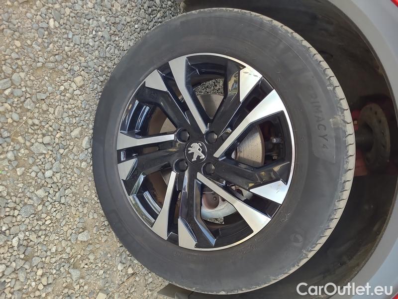  Peugeot  2008  (P1) (2019) Peugeot  Elektro.e-ALLURE 100 Aut #12