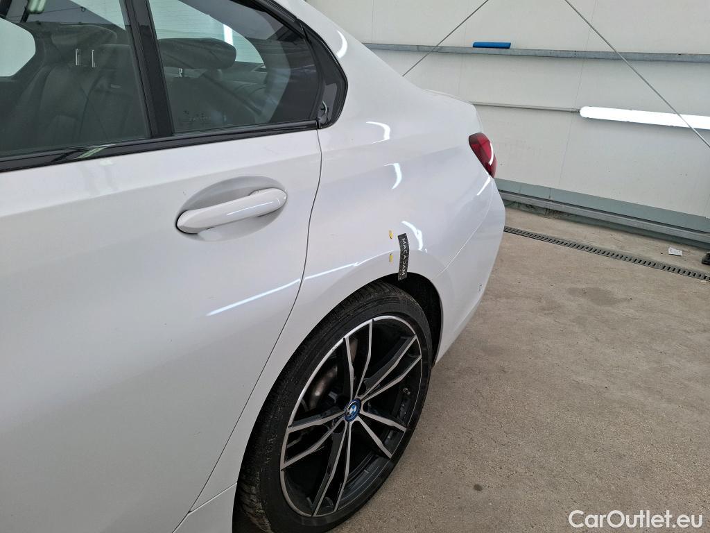  Bmw  Serie 3 BMW Série 3 Berline / 2018 / 4P / Berline 320e 204ch M Sport BVA8 Hybride #24