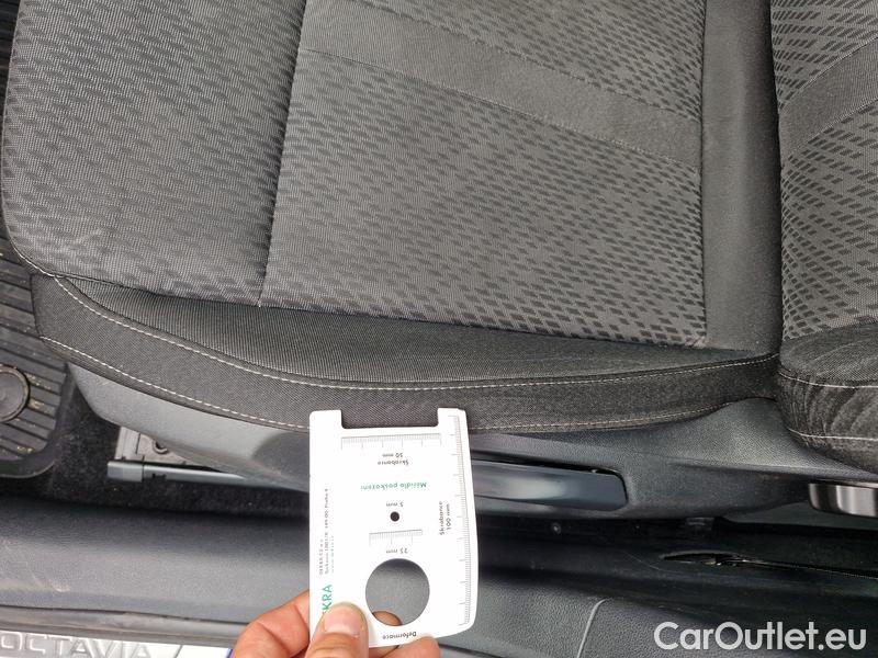 Skoda  Octavia  Combi (NX3)(2020) Oct.Com.1.4TSI 150 Style AT #9