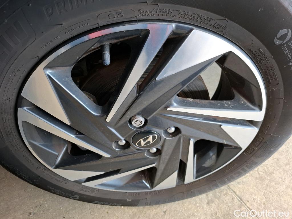  Hyundai  i20 HYUNDAI   2020  5P  Berline 10 T GDI 100 HYBRID 48V Intuitive #16