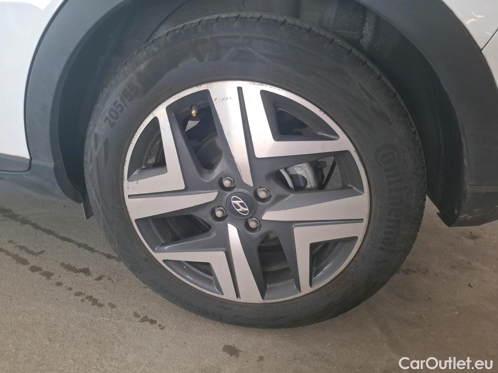  Hyundai  Bayon HYUNDAI  / 2021 / 5P / SUV 1.0 T-GDI 100 DCT- 7 HYB 48V EXECUTIVE #4