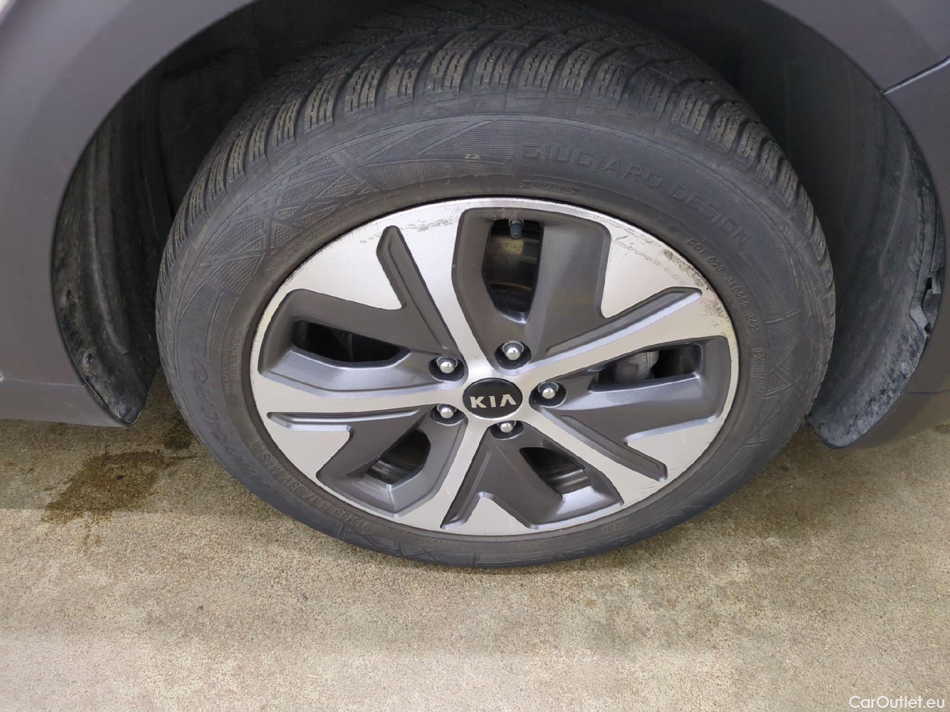  KIA  Niro KIA e- / 2016 / 5P / Berline e-Active 64 kWh 204 ch #3
