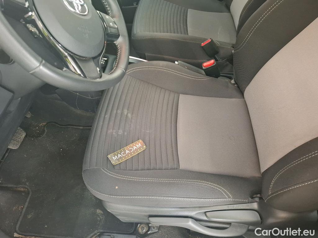  Toyota  Yaris TOYOTA  Hybride 5p Berline 1.5 VVT-I HYBRID France Business #17