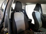  Toyota  Yaris TOYOTA  / 2017 / 5P / BERLINA 1.5 HYBRID BUSINESS #13