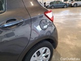  Toyota  Yaris TOYOTA  / 2017 / 5P / BERLINA 1.5 HYBRID BUSINESS #60