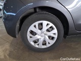  Toyota  Yaris TOYOTA  / 2017 / 5P / BERLINA 1.5 HYBRID BUSINESS #74