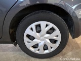  Toyota  Yaris TOYOTA  / 2017 / 5P / BERLINA 1.5 HYBRID BUSINESS #76