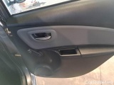  Toyota  Yaris TOYOTA  / 2017 / 5P / BERLINA 1.5 HYBRID BUSINESS #81