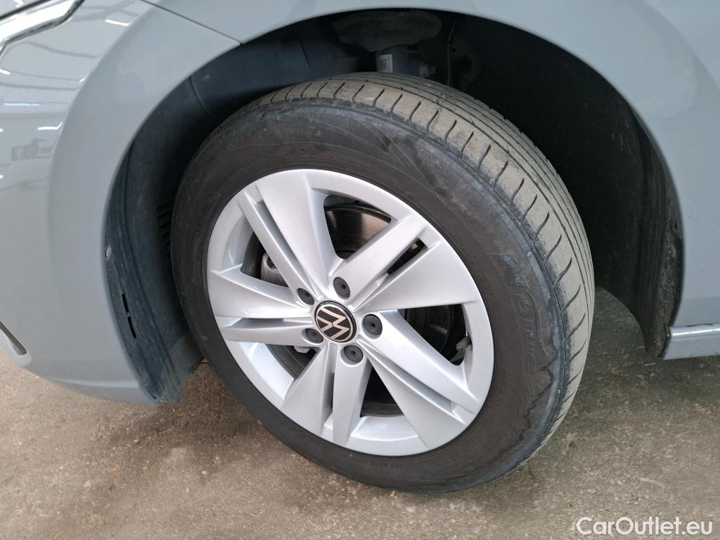  Volkswagen  Golf  VOLKSWAGEN / 2020 / 5P / Berline 1.5 eTSI OPF 150 DSG7 Life 1st #16