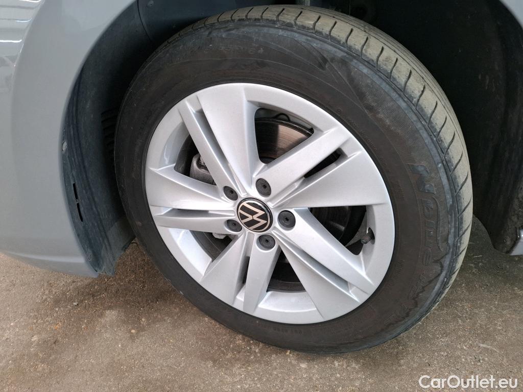  Volkswagen  Golf  VOLKSWAGEN / 2020 / 5P / Berline 1.5 eTSI OPF 150 DSG7 Life 1st #17