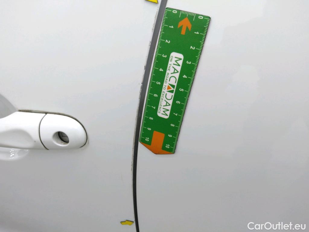  Renault  Clio  IV Air MediaNav 1.5 dCi 90CV BVM5 E6 #7