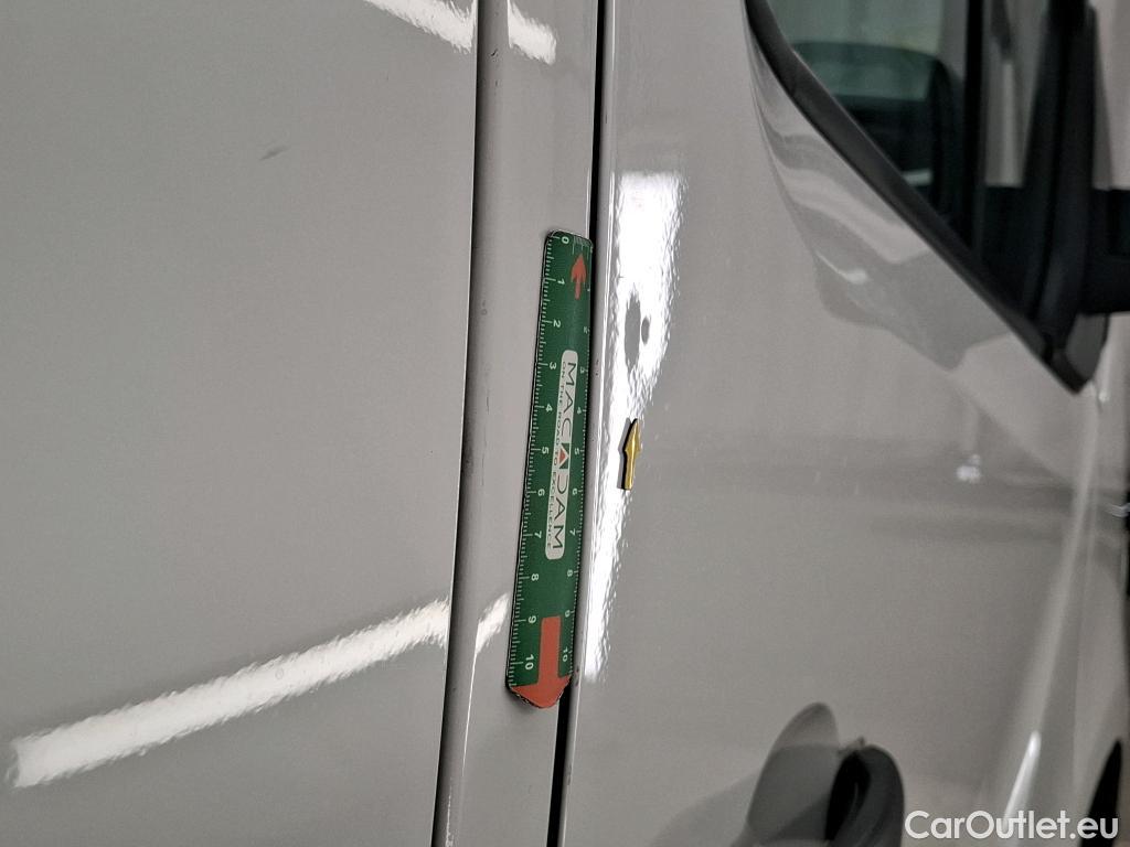  Renault  Trafic  Fourgon L2H1 3T Grand Confort 2.0 dCi 130CV BVM6 E6d #15