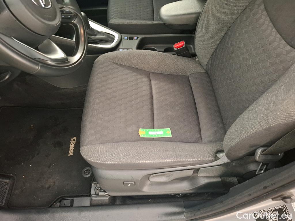  Toyota  Yaris TOYOTA  Hybride / 2019 / 5P / Berline Hybride 116h Dynamic Business Beyond Zer #8