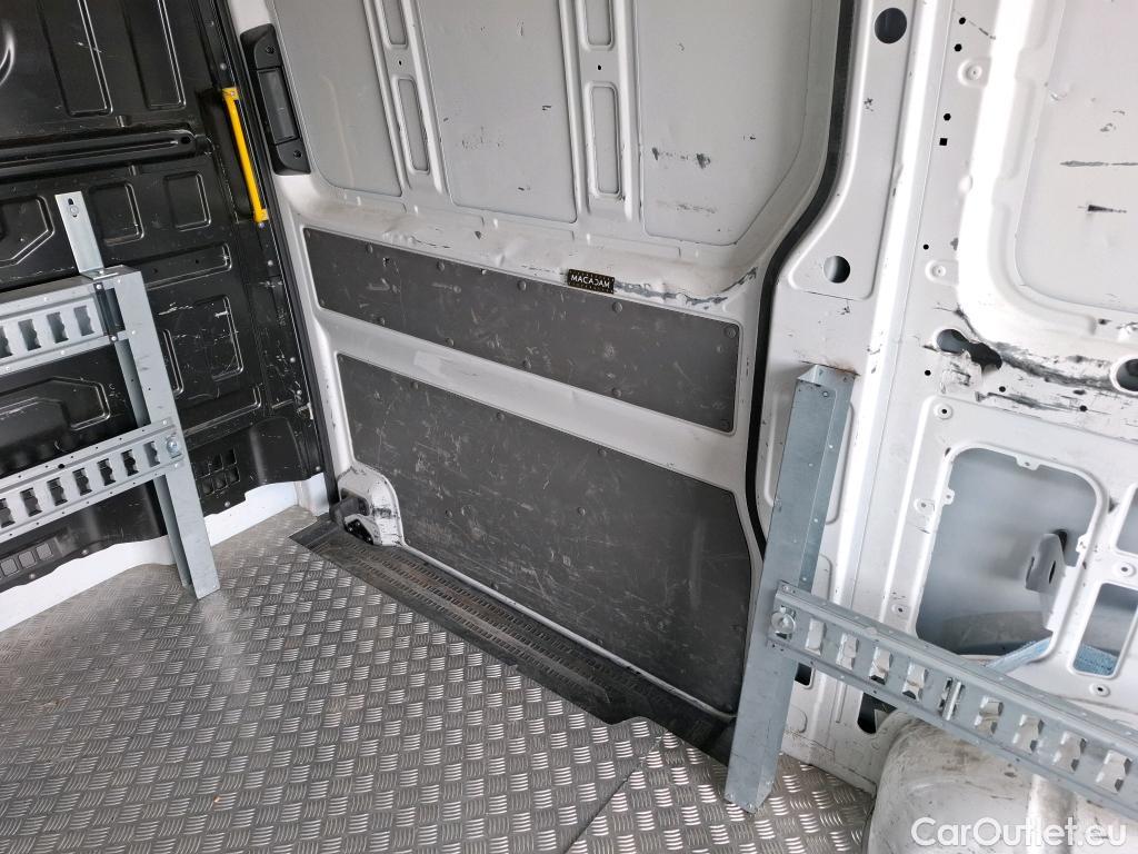 Volkswagen  Crafter  Fourgon Fourgon 30 mittlerer Radstand mit Hochdach FWD 2.0 #79