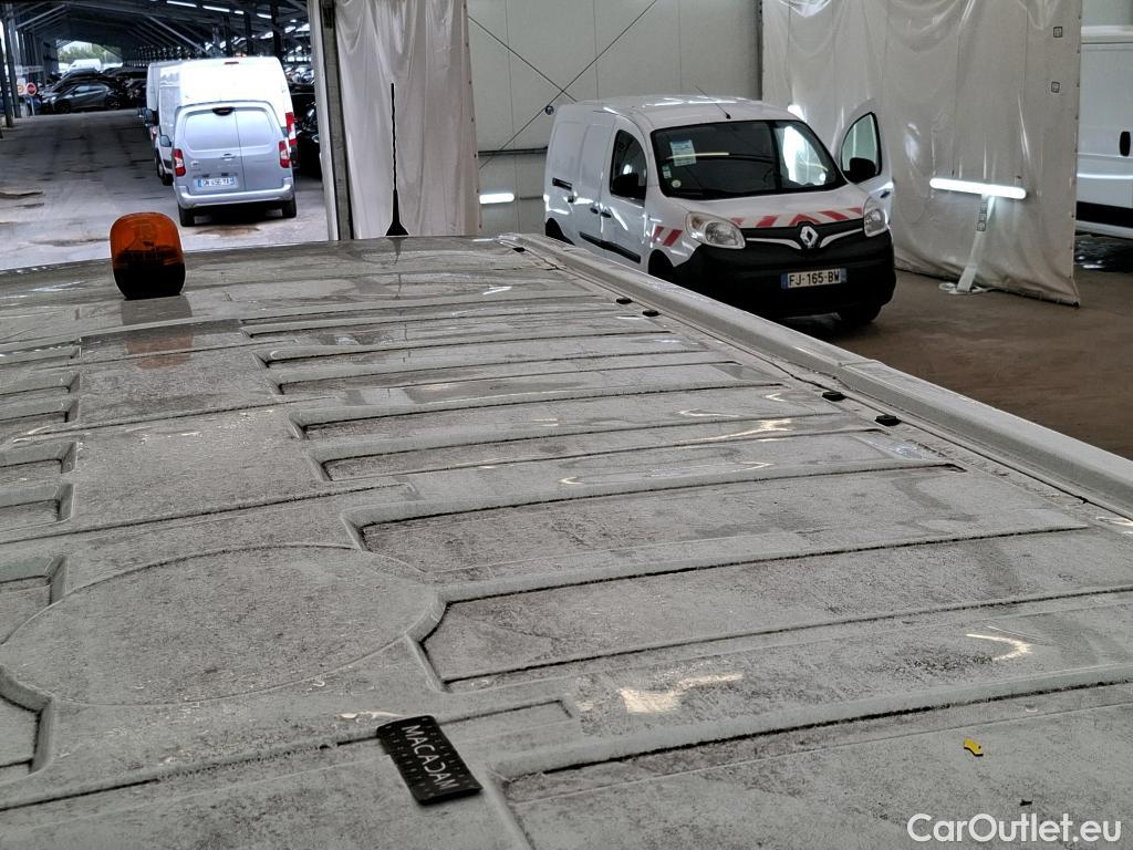  Renault  Trafic RENAULT  / 2019 / 4P / Fourgon tole CA GCF L2H1 1200 dCi 120 #4