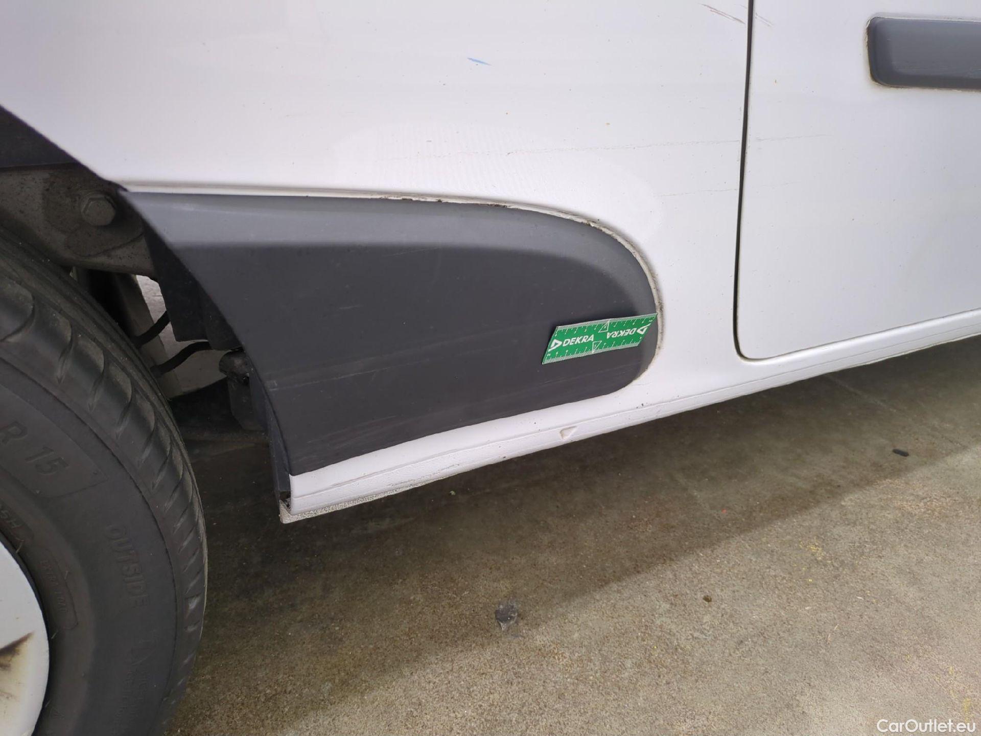  Renault  Kangoo  Express Maxi Extra (Série Spéciale) 1.5 dCi 90CV BVM5 E6 #28