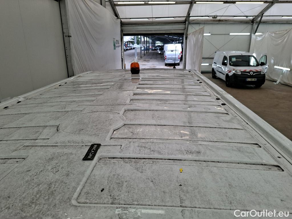  Renault  Trafic RENAULT  / 2019 / 4P / Fourgon tole CA GCF L2H1 1200 dCi 120 #1