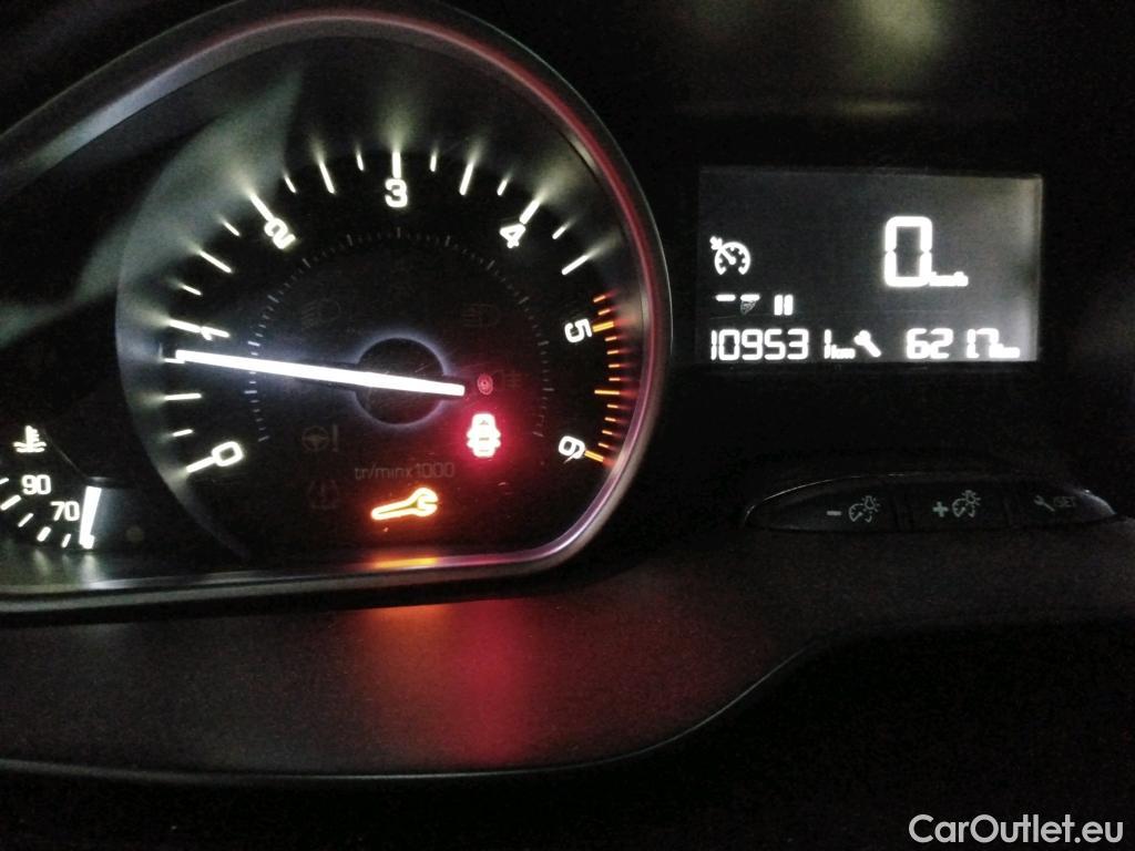  Peugeot  208  Affaire Premium Pack 1.6 HDi 75CV BVM5 E6 #37