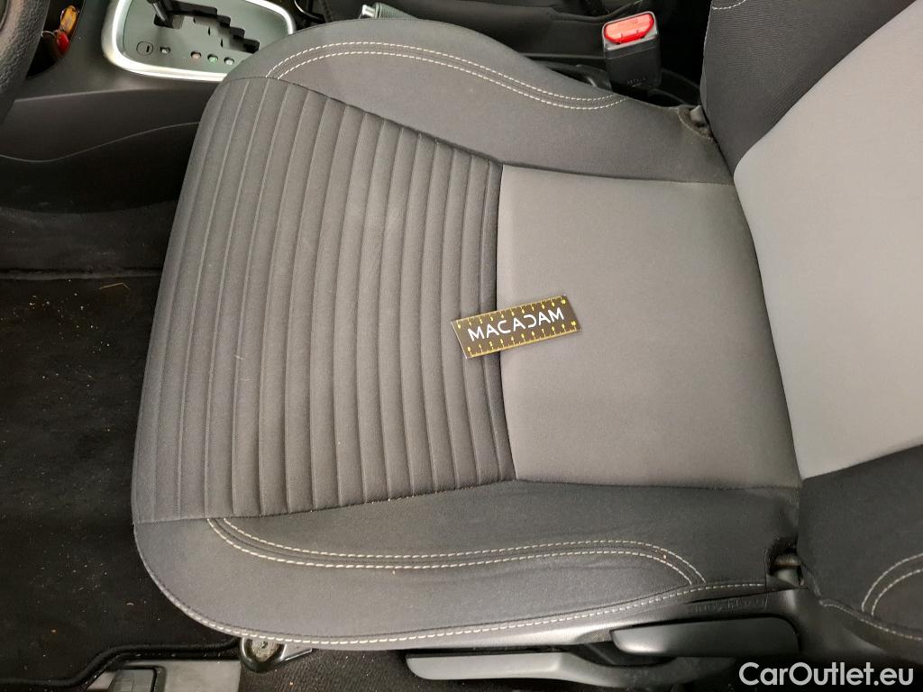  Toyota  Yaris TOYOTA  Hybride / 2017 / 5P / Berline 1.5 VVT-I HYBRID France Business #50