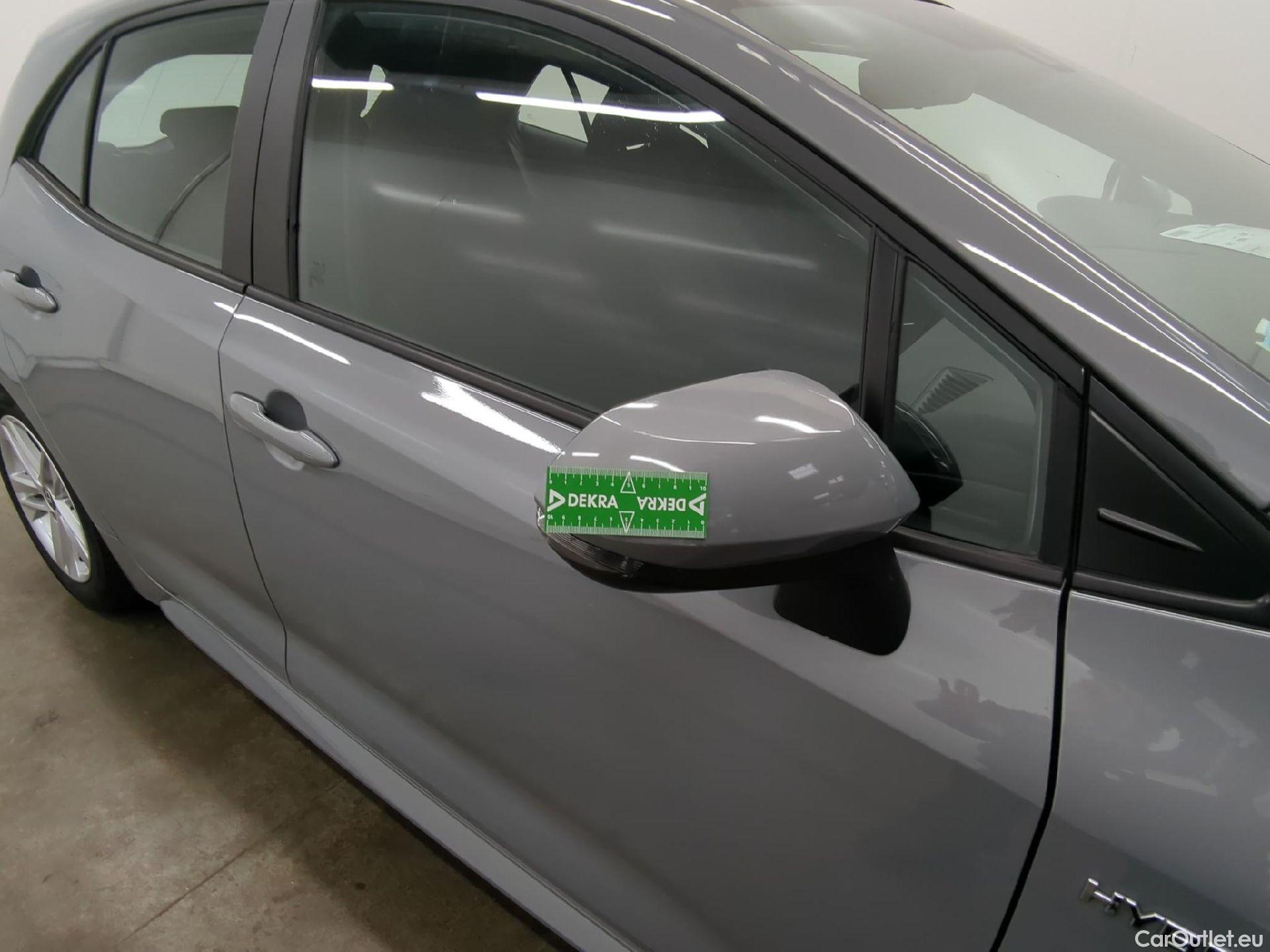  Toyota  Corolla TOYOTA  / 2018 / 5P / Berline Hybride 122h Dynamic Business #12