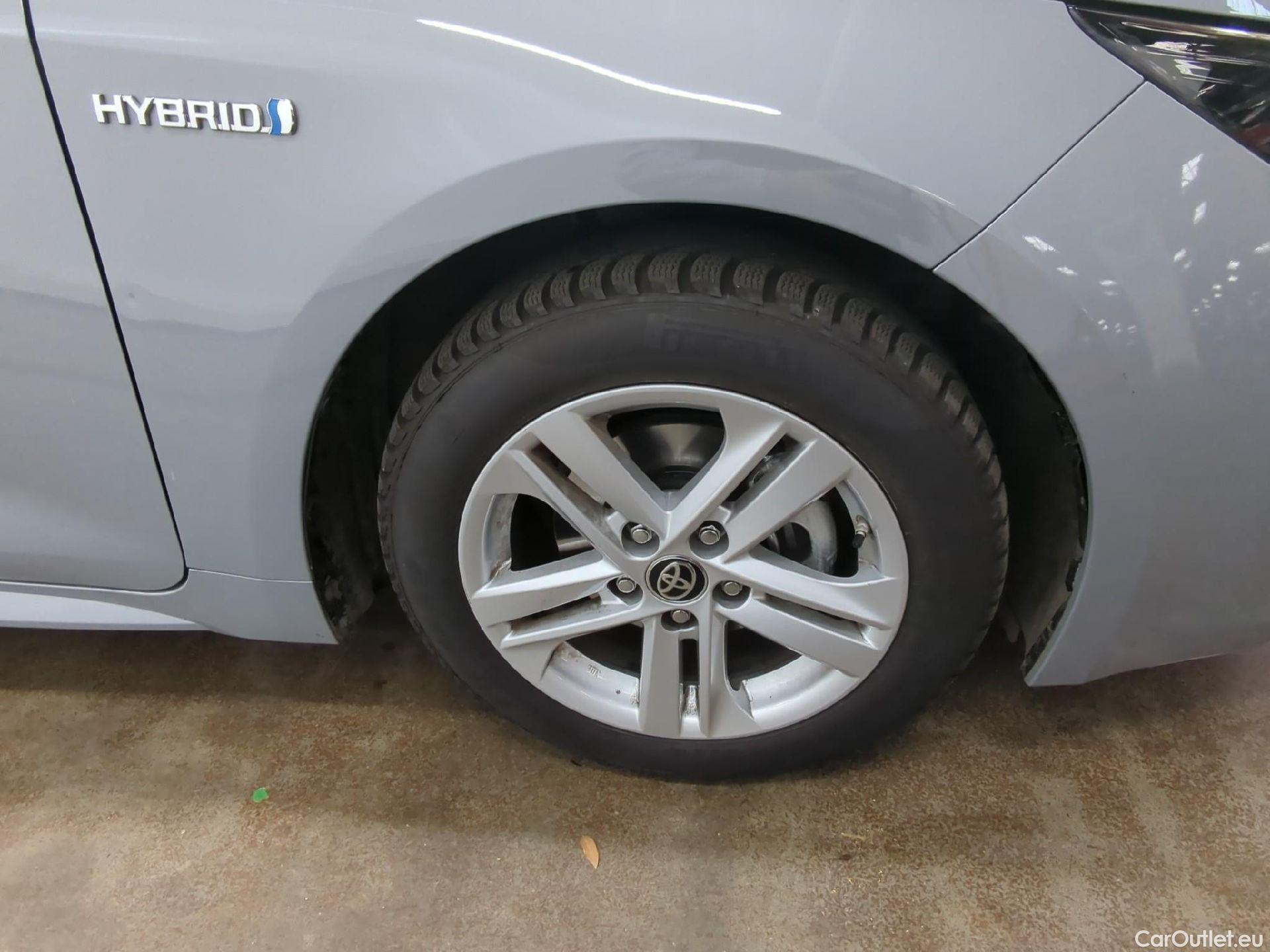  Toyota  Corolla TOYOTA  / 2018 / 5P / Berline Hybride 122h Dynamic Business #8