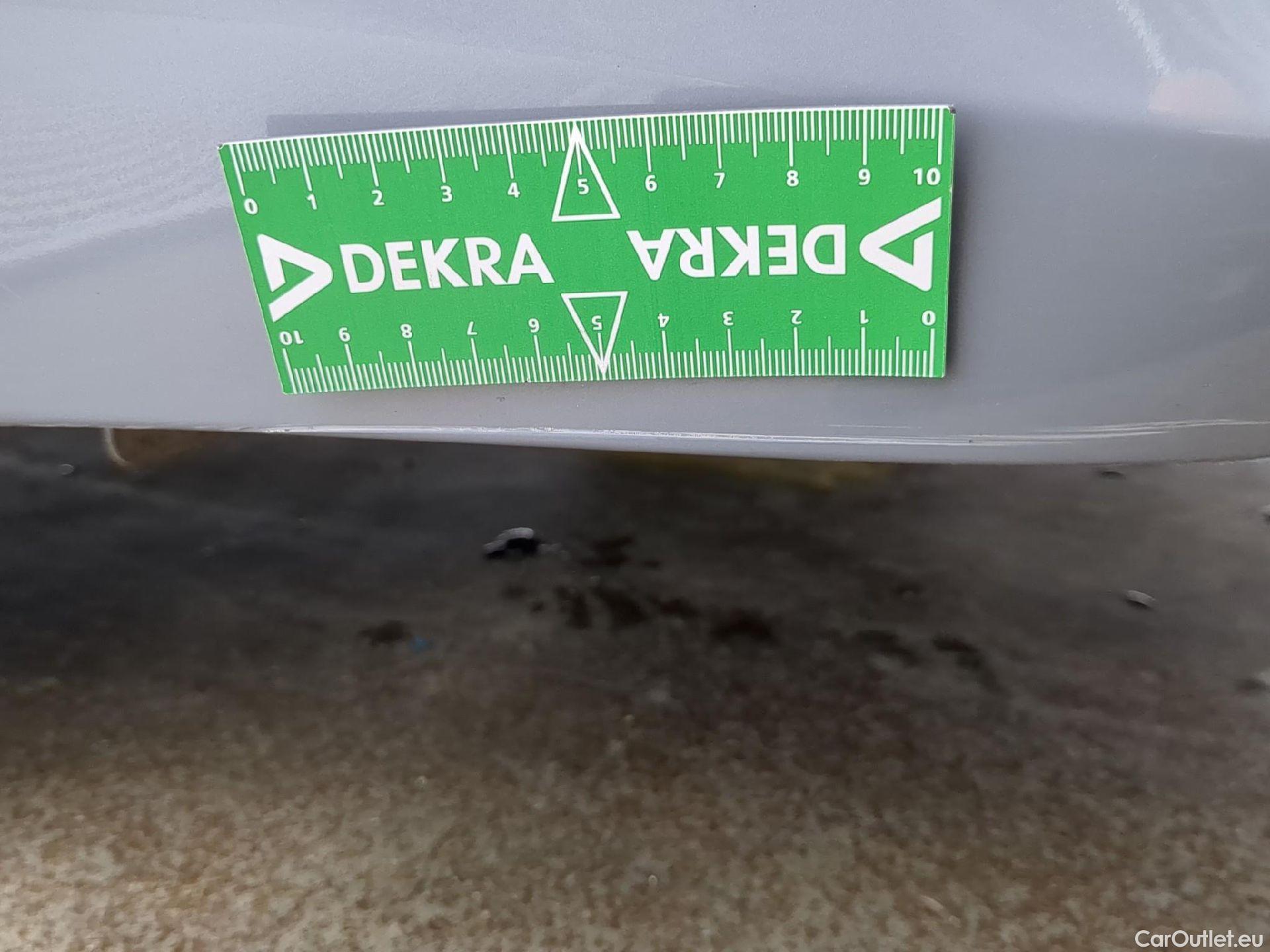  Toyota  Corolla TOYOTA  / 2018 / 5P / Berline Hybride 122h Dynamic Business #18