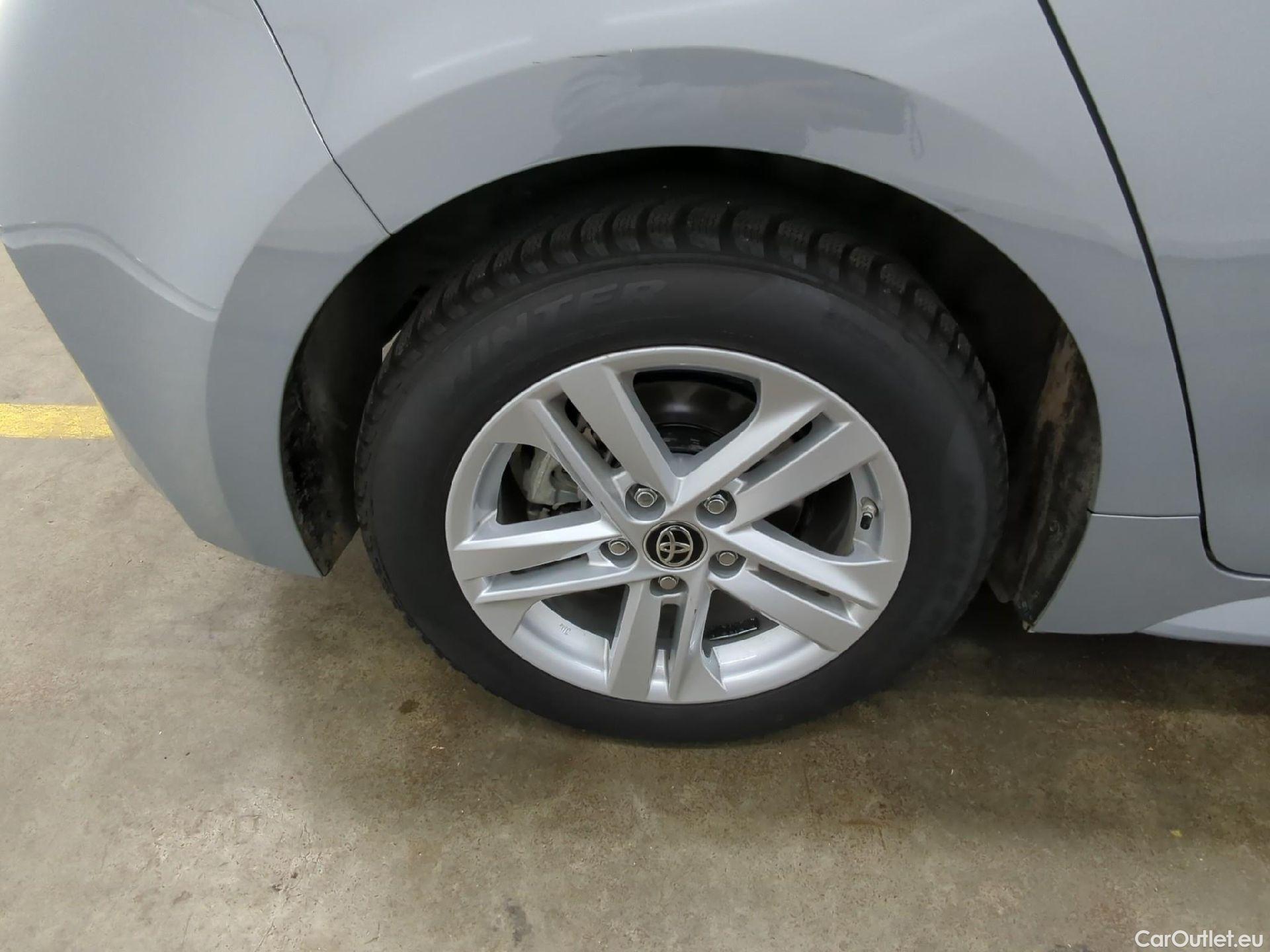  Toyota  Corolla TOYOTA  / 2018 / 5P / Berline Hybride 122h Dynamic Business #7