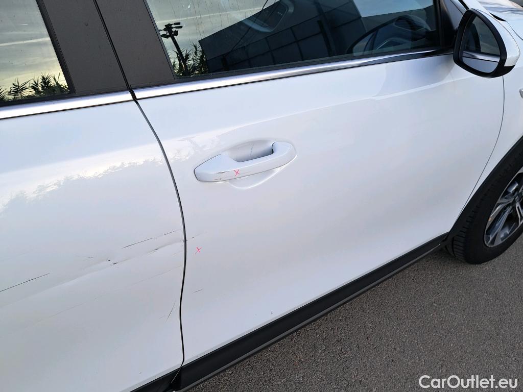  KIA  XCeed KIA  / 2019 / 5P / todoterreno 1.0 T-GDi Drive 88kW (120CV) #25