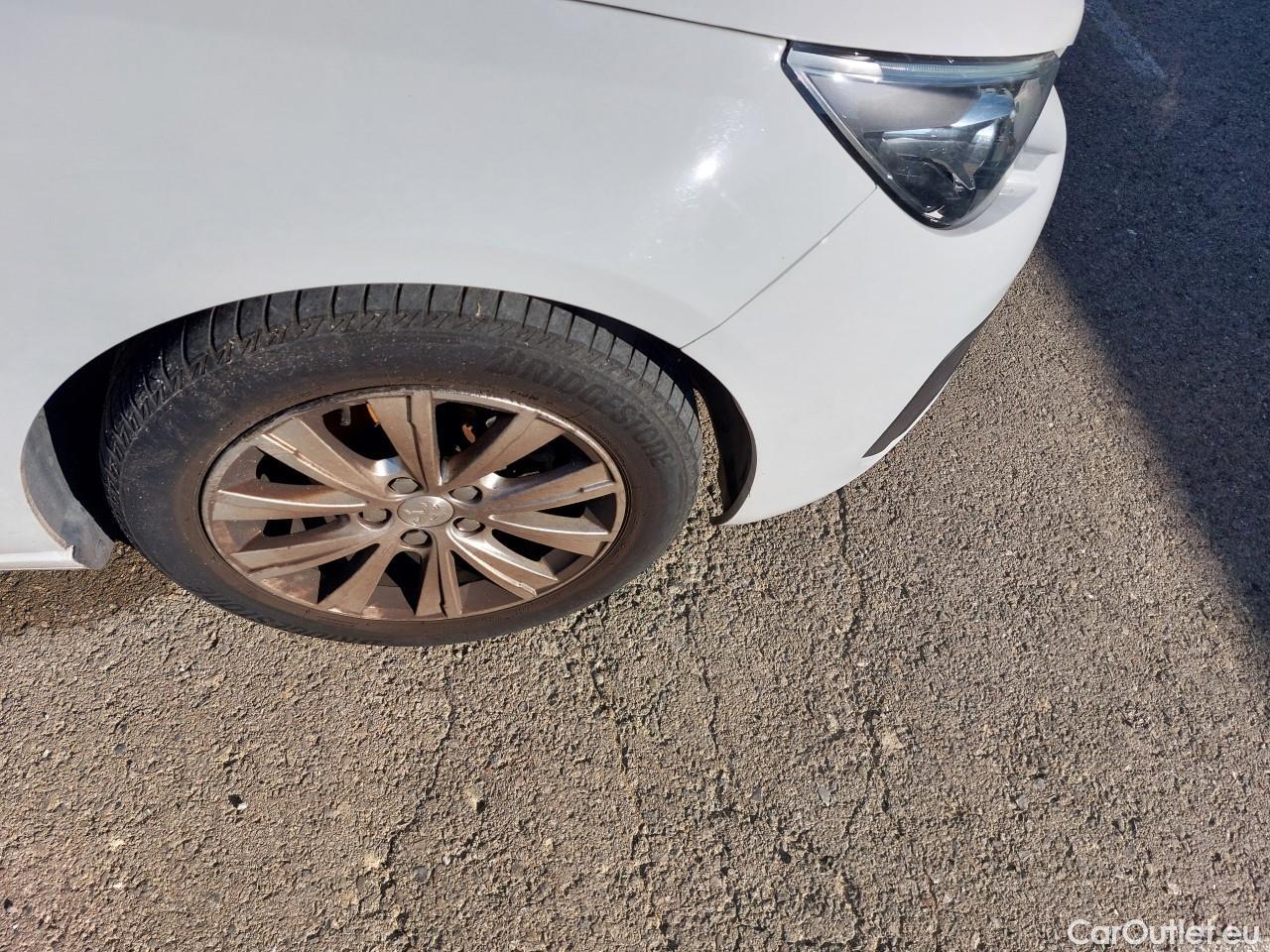  Peugeot  308  Style 1.5 HDi 100CV MT6 E6dT #23